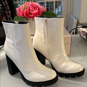Wild Pair white boots size 10 new without box